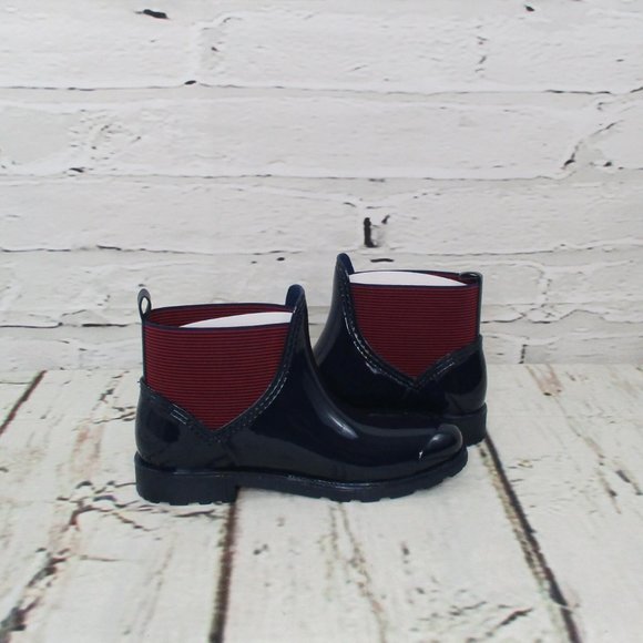 Charter Club Lavanna Rain All Season Booties - Picture 5 of 8